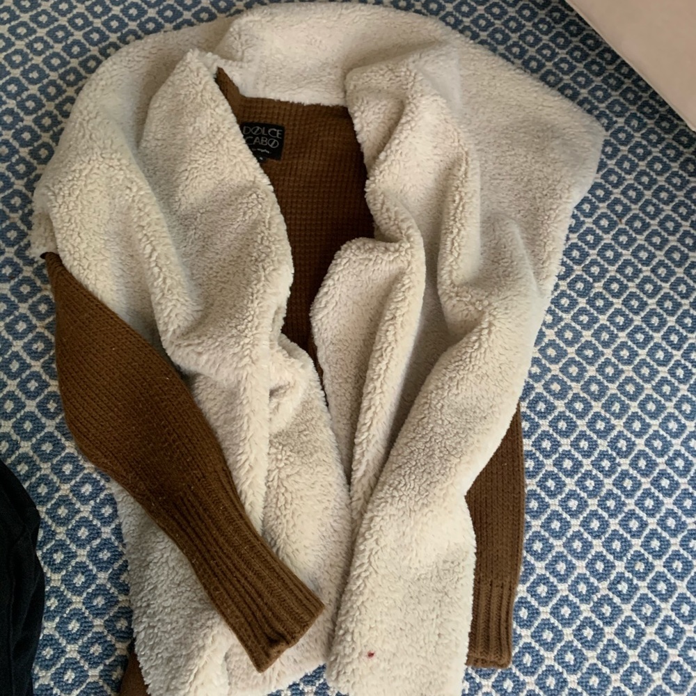 Sweater jacket with faux fur